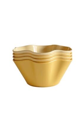 Floral bowls in a set of 4 — brand new